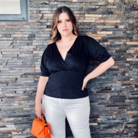Blusa escote V, tallas extras 1772 (Negro)