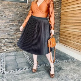 Falda plisada de satín Tallas Extras, 2122 (Negro)