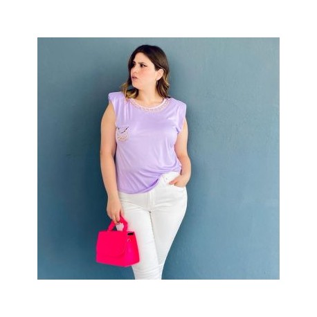 Blusa talla extra con hombreras, modelo 3799 (Lila)