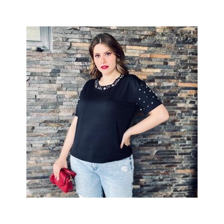 Blusa con pedrería, modelo 3022-L