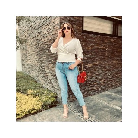 Blusa con escote y pretina BL-ST- 046