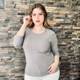 Blusa con perlas en hombros, modelo 3743-C